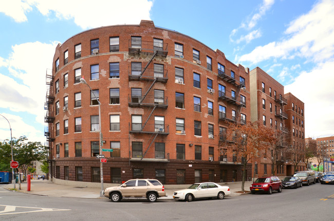 Sycamore Apartments in Bronx, NY - Foto de edificio - Building Photo