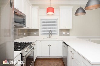 3455 N Hoyne Ave, Unit M05H in Chicago, IL - Foto de edificio - Building Photo