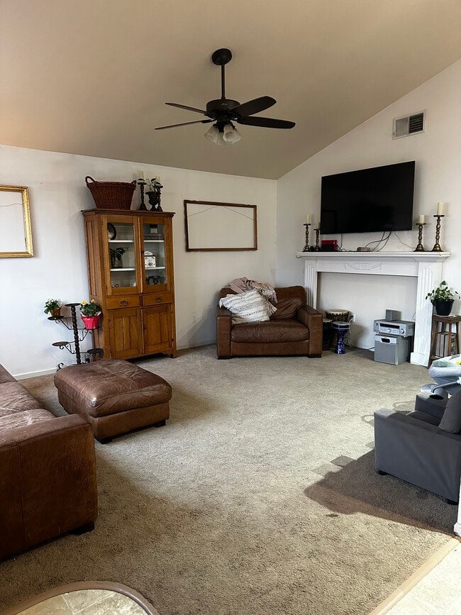 2150 Redbud Ln in Delta, OH - Building Photo - Building Photo