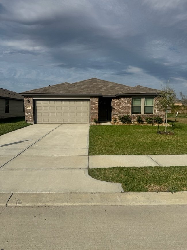 property at 820 Clear Vly Ln