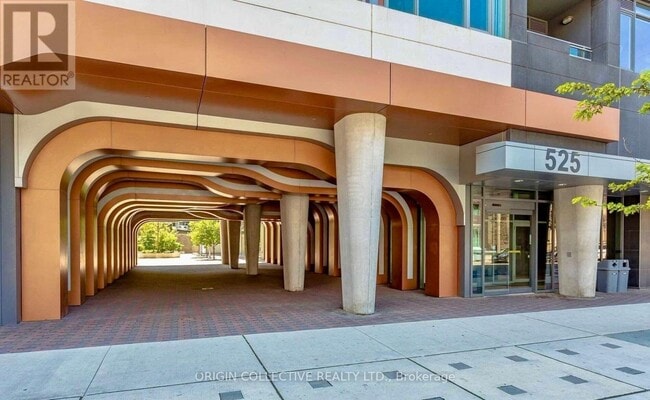 property at 525 Adelaide St W