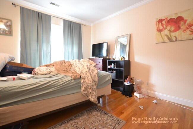 168 Newton St, Unit 2 in Boston, MA - Foto de edificio - Building Photo