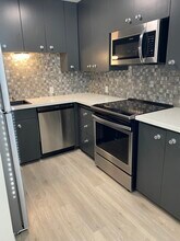 2020 Albatross St, Unit 3 in San Diego, CA - Building Photo - Building Photo