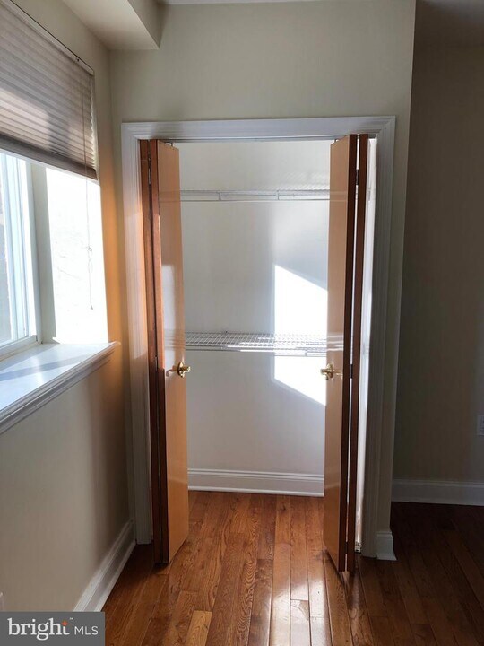 1128 E Passyunk Ave-Unit -1 in Philadelphia, PA - Building Photo