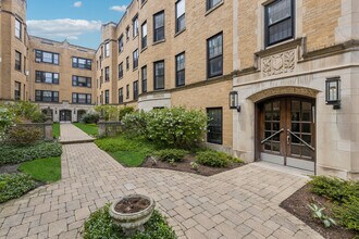 832 Michigan Ave in Evanston, IL - Building Photo - Building Photo