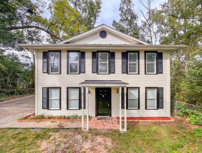 property at 426 W 6th Ave