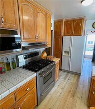 13322 Valleyheart Dr in Los Angeles, CA - Building Photo - Building Photo