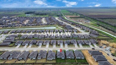 10510 Moon Valley Ln in Rosharon, TX - Building Photo - Building Photo