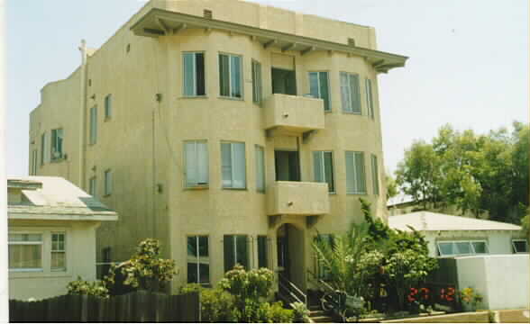 704 Pacific Ave in Venice, CA - Building Photo