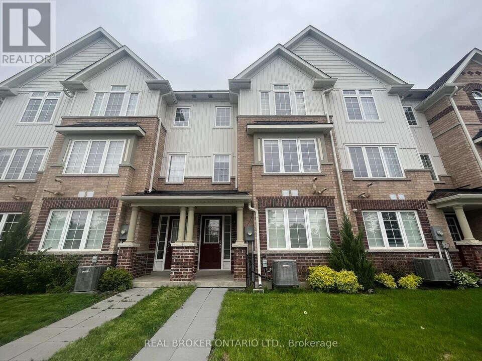 30 Townline in Orangeville, ON - Building Photo
