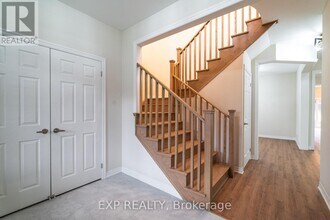 19 Stennett Dr in Georgina, ON - Building Photo - Building Photo