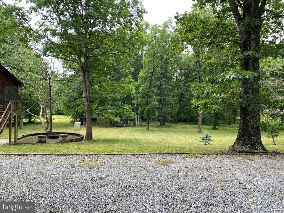 1909 Back Mountain Rd in Winchester, VA - Building Photo