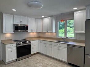 6 Conestoga Rd in Lexington, MA - Building Photo - Building Photo