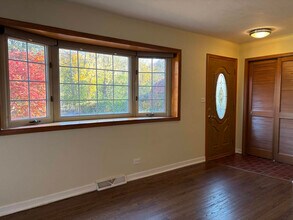 558 Green Bay Rd in Glencoe, IL - Building Photo - Building Photo