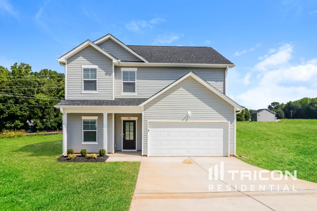 120 Salem Spgs Ln in Statesville, NC - Building Photo