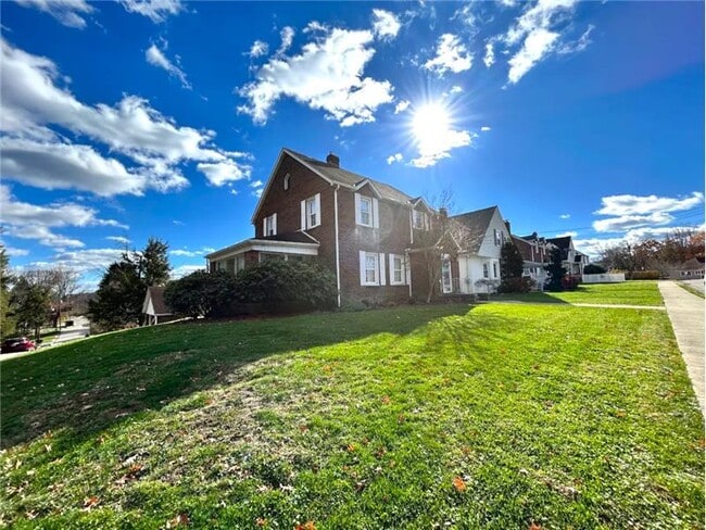 3500 Elwood Ln in Weirton, WV - Building Photo - Building Photo