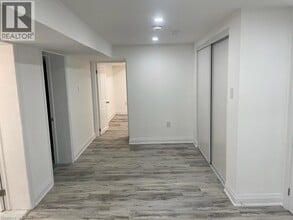 17 Fisher Crescent in Hamilton, ON - Building Photo - Building Photo