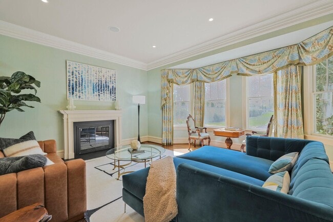 833 Herbert Springs Rd in Alexandria, VA - Building Photo - Building Photo