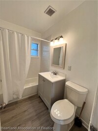 1329 Memorial Dr photo'