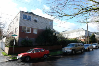 Chapman Manor in Portland, OR - Building Photo - Building Photo