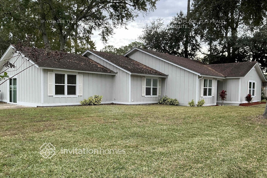 11093 Mandarin Station Dr E in Jacksonville, FL - Building Photo