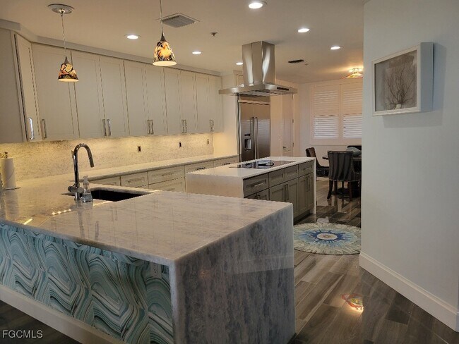 property at 11620 Court of Palms