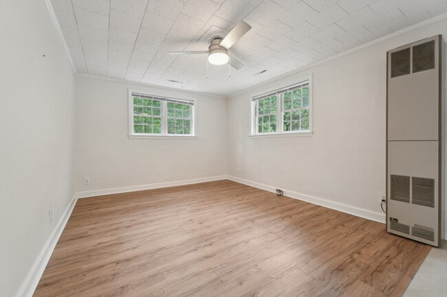 714 Bradley Rd in Chapel Hill, NC - Building Photo - Building Photo