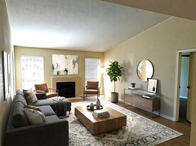 7400 Bellerive Dr in Houston, TX - Building Photo