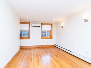 88 Myrtle St, Unit 4 in Boston, MA - Building Photo - Building Photo