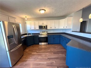 568 Wood Valley Ln in Raeford, NC - Foto de edificio - Building Photo