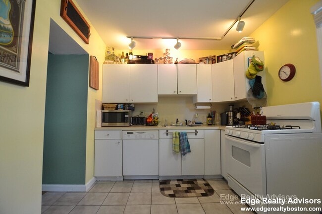 153 Nonantum St in Boston, MA - Building Photo - Building Photo