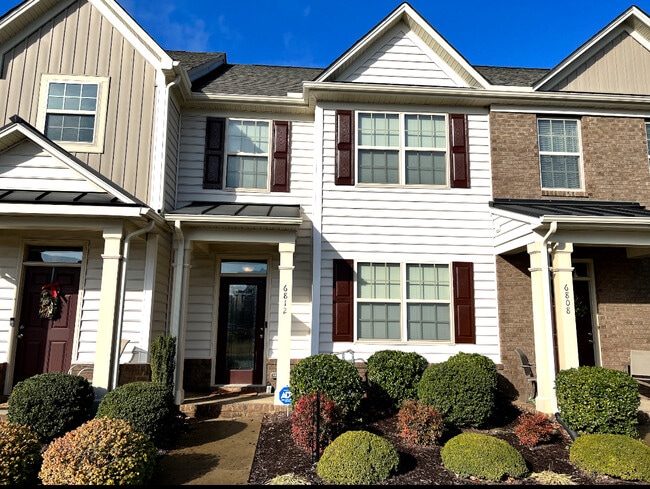 6812 Hawser Ln in North Chesterfield, VA - Building Photo - Building Photo