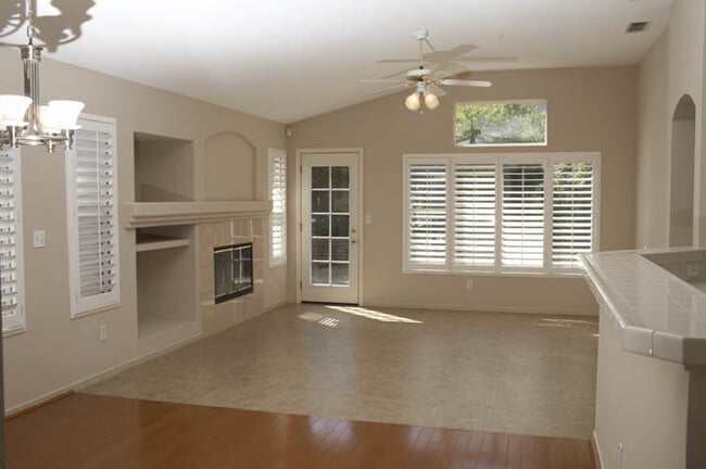 9144 Bristol Plaza Way in Elk Grove, CA - Building Photo - Building Photo
