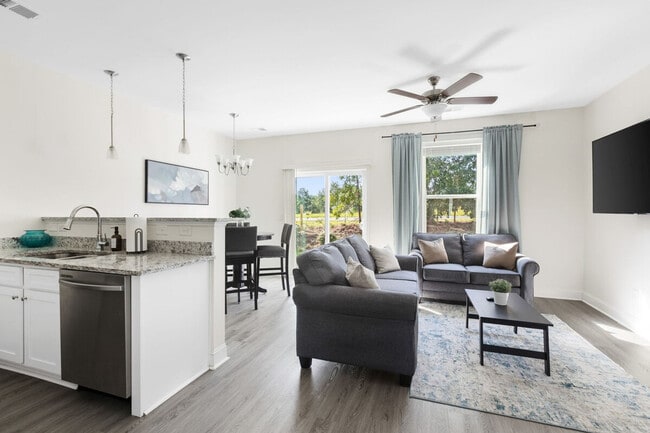 739 Jacobs Millpond Rd in Elgin, SC - Building Photo - Building Photo