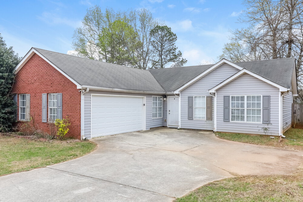 2263 Sugarlaef Trail in Hampton, GA - Building Photo