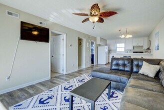 237 Sea Shore Dr in North Topsail Beach, NC - Building Photo - Building Photo
