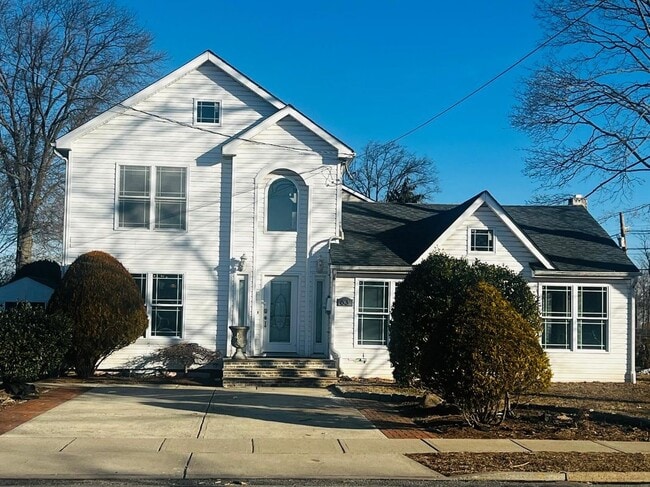property at 63 Jefferson Blvd