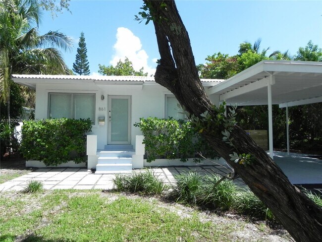 861 NE 70th St in Miami, FL - Building Photo - Building Photo