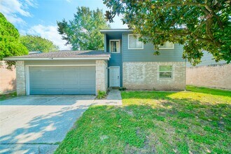 10127 Fernstone Ln in Houston, TX - Building Photo - Building Photo