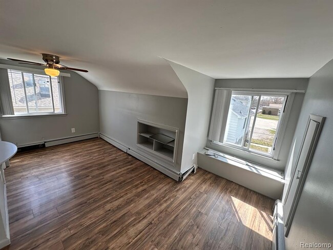 31136 W 10 Mile Rd in Farmington Hills, MI - Building Photo - Building Photo