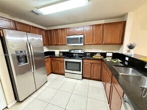 8960 NW 97th Ave, Unit 105 in Medley, FL - Building Photo - Building Photo