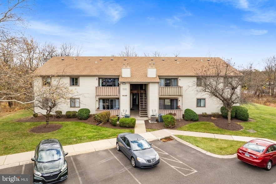 408 Stockton Ct in North Wales, PA - Foto de edificio