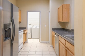 9079 Iron Oak Ave in Tampa, FL - Building Photo - Building Photo