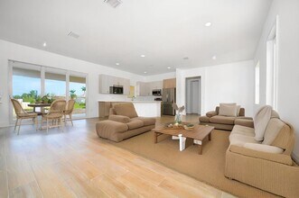 15245 Brainbridge Cir in Port Charlotte, FL - Building Photo - Building Photo
