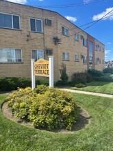 Cheviot Terrace in Cincinnati, OH - Building Photo - Building Photo