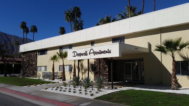 Deepwell Apartments in Palm Springs, CA - Building Photo - Building Photo