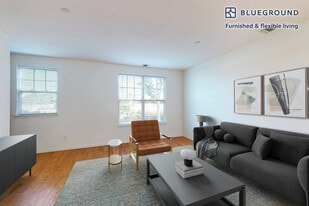 998 Stewart Ave in Garden City, NY - Building Photo