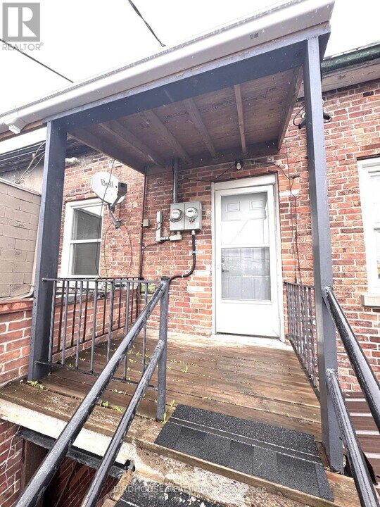 37 William St N in Kawartha Lakes, ON - Building Photo