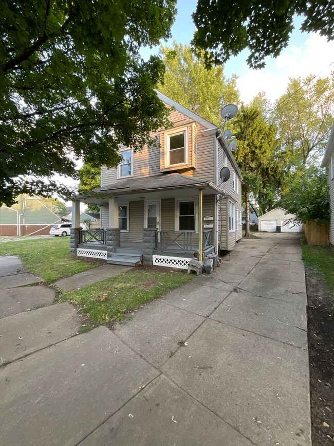 property at 4715 Eichorn Ave