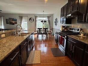 1022 Ravendale Ct in Naperville, IL - Building Photo - Building Photo